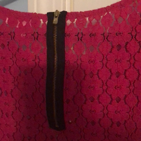 Lilly Pulitzer pink lace top Small 🌸☀️ - Picture 5 of 5